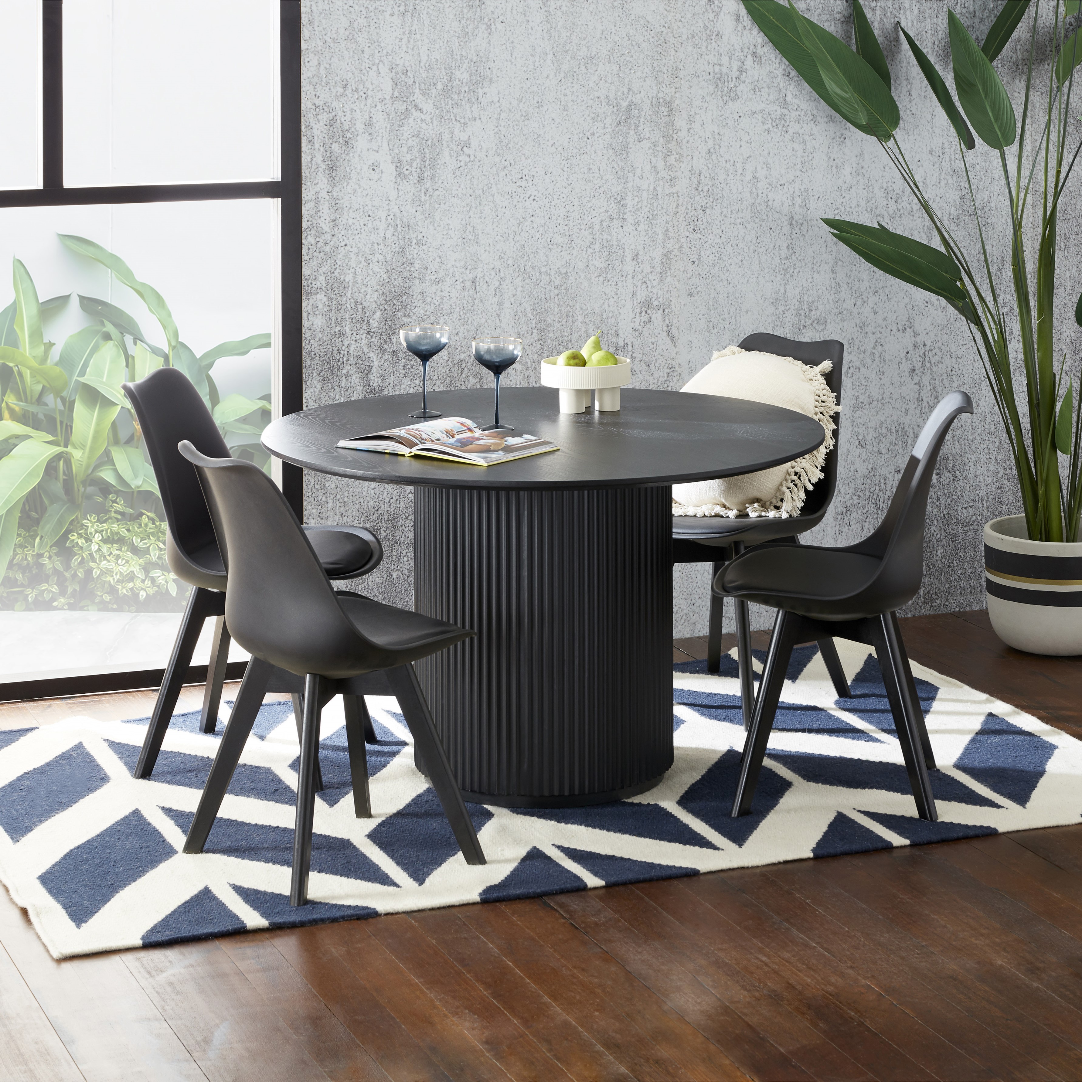 Larsa round dining suite with Vibe chairs